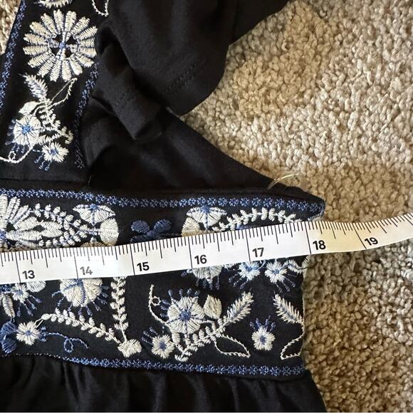 Liv Los Angeles medium peasant blouse nwt - Picture 5 of 7